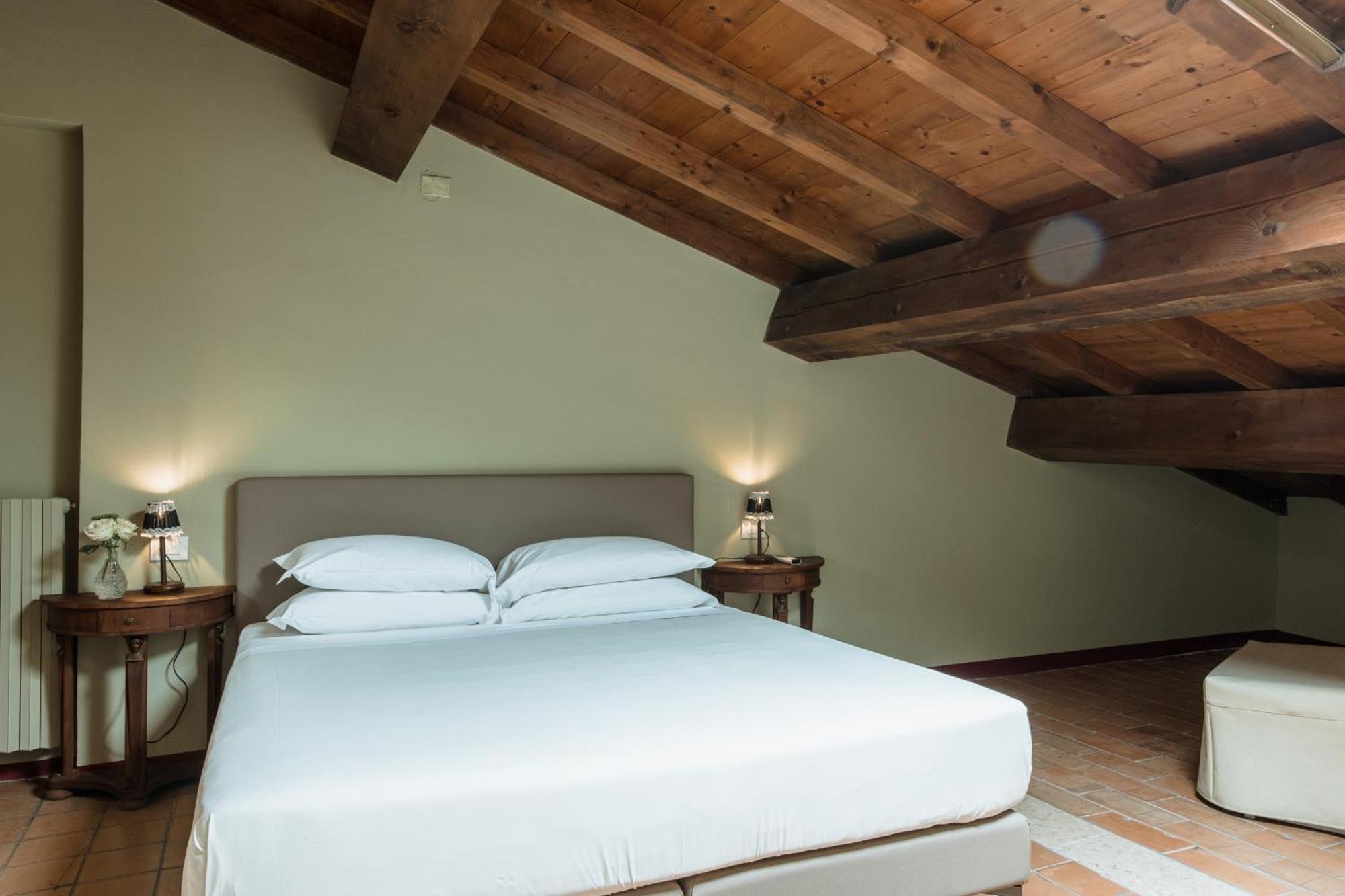 Osteria Luxury Apartments ペスキエーラ・デル・ガルダ エクステリア 写真
