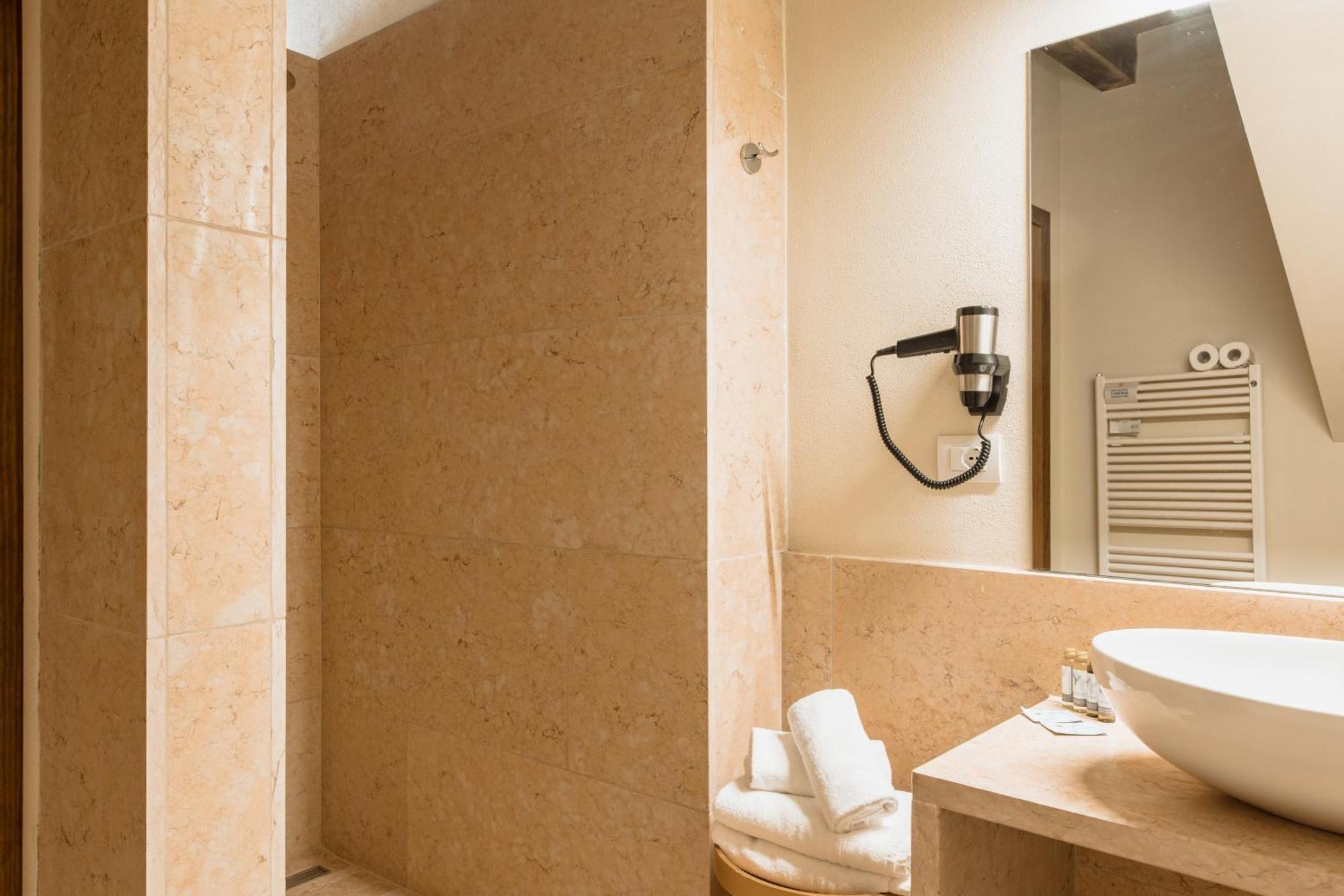Osteria Luxury Apartments ペスキエーラ・デル・ガルダ エクステリア 写真