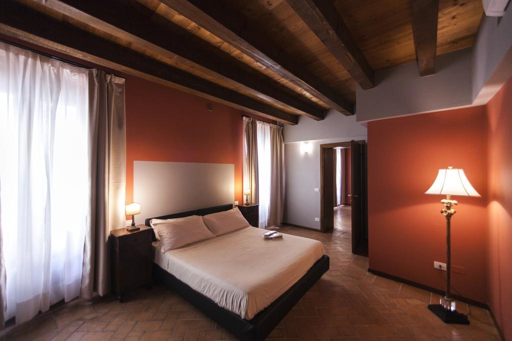 Osteria Luxury Apartments ペスキエーラ・デル・ガルダ エクステリア 写真